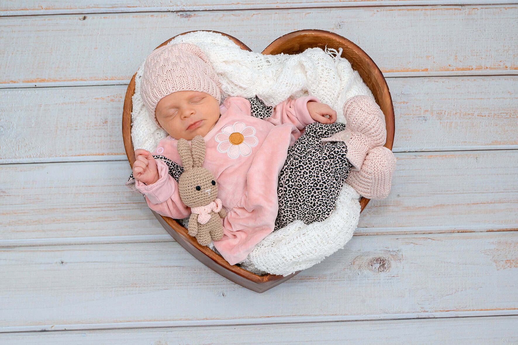 260411 Juna Elin 6c74211b