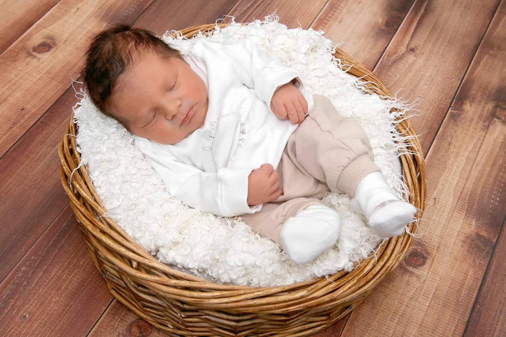250318 Alessio Lou 04.16 Uhr BG BF 8ce7ab8a
